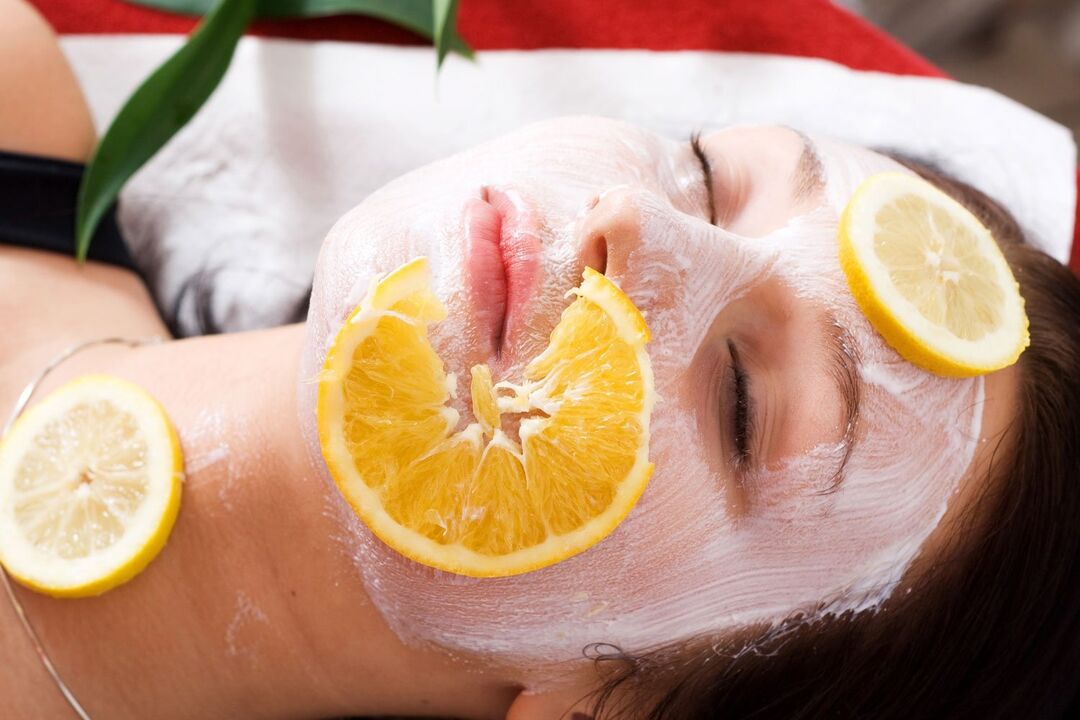 Mask with fruit for skin rejuvenation